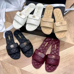 Hot Sandal Famous Designer Woman Slipper Man Luxury Shoe Lambskin Quilted Leather With Box Fast Shipping Comfort Easy to Wear Lady Lock Flat Slide