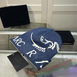 Erkekler için Örme Kafatası Kapağı Fashin Tasarımcı Beanie Lüks Şapka Pamuk Yün Klasik Mektup Kuş Dış Mekan Termal Bonnet De Luxe Koşu Tırmanma Kampı MZ014