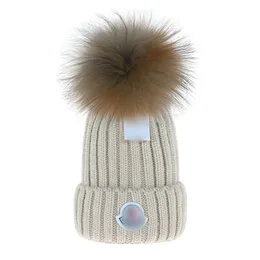 Modedesigner Monclir 2023 Autumn and Winter New Sticked Wool Hat Luxury Sticke Hat Officiell webbplats Version 1: 1 Craft Beanie 11 Färg 032