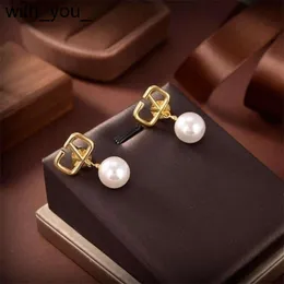 Nowe kolczyki 23SS Złota Dangle Projektantek Kolejna dla kobiety moda Luksusowa marka Letter V Studs Enings Dziewczęce ucha