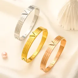 18K Gold Olated Stainless Steel Bracelet Designer Women's Boutique Jewelry Autumn Romantic Style Love Gift Bracelet New Wedding Party Girl Bangle bracelet