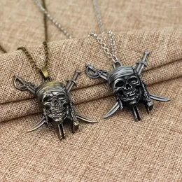 Pendant Necklaces 1pc European And American Movie Jewelry Pirate Skull Double Knife Logo Metal Necklace Fashion Retro Punk Wholesale