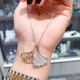 Kolye Kolyeler Swarovski Kolye Yüksek Kaliteli Kadınlar İçi Boş Yoğun Kakma Su Pırlanta Çift Renk Kayısı Yaprağı Kolye Moda Kişiselleştir