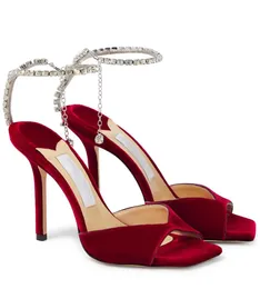 2023 verão marca de luxo saeda sandálias sapatos com corrente de cristal saltos stiletto vermelho branco vestido de casamento dourado bombas senhora elegante gladiador sandalias