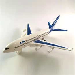 Aircraft Modle 1PC Air Bus Model Barn Barn Fashing Airliner Passenger Plane Toy Passenger Model Random Color 231024