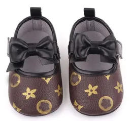 İlk Walkers 2023 Lüks Butterfly Düğüm Prenses Ayakkabı Bebek için Yumuşak Çözilmiş Daireler Moccasins Toddler Crib Toddler Ayakkabı Bebek Moda