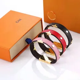 Läderarmband designer för kvinnor charm armband designers smycken v blomma bruna armband guld armband rosa svarta röda män armband g-5