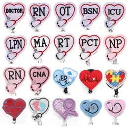 Özel Anahtar Yüzük EKG kalp şekli hemşire geri çekilebilir RN ID Tutucu Stetoskop ile Keçe Tıbbi Rozet Makarası Timsah Döner CLIP304R