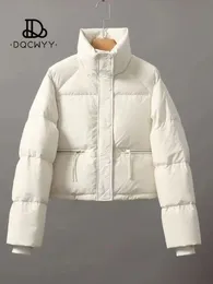 Women's Down Parkas Women's Jacket i bomullsskadade kläder Kort koreansk modestativ krage förtjockar brödjacka Kvinnor tops vinter 231025
