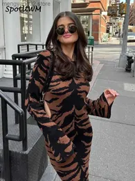 Basic Casual Dresses Elegant Printed Knitted Cut Out Maxi Dress Women Flare Long Sleeved Bodycon Dresses Sexy Fashion Evening Party Street Vestidos T231026