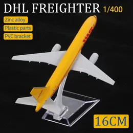 Modelo de aeronave Modelo de aeronave de metal1 400 16cm DHL Cargueiro Boeing757 Modelo de aeronave Simulação de aviação Material de liga de brinquedo infantil 231026