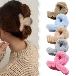 Winter Faux Fur Hair Claw Plush Hair Clip for Women Girls Solid Color Acrylic Hairpins Barrette Crab Headwear Hair Accessories