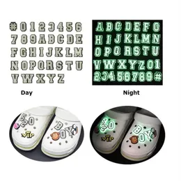 100st Lot Glow in the Dark Croc Charms PVC Noctilucence Accessories Decoration Bad Bunny For Clog Jibz Button Charm155k