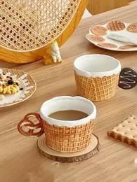 Tazze Forma Biscotto Tazza da caffè Piattino in ceramica Dim Sum Tazza da latte creativa Set da tè pomeridiano Colazione Dessert Acqua 231026