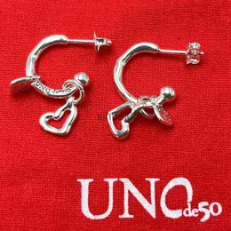 Stud 2023 UNODE50 베스트셀러 스페인 패션 절묘한 심장 모양의 행거 여성 귀걸이 낭만적 인 보석 선물 가방과 함께 yq231026