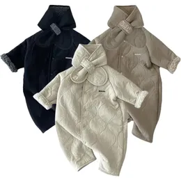 ROMPERS Koreański szalik dla dzieci Zestaw Zestaw jesiennego zimowego jagnięce wełniane romper dla chłopców dziewczęta maluchowe ubrania niemowlęta