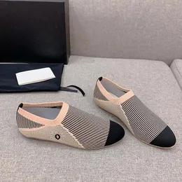 23ss Mocasines para mujer Zapato de ballet Zapatos de vestir de diseñador Tejido de punto clásico Resbalón en alpargatas Zapato de ocio para mujer Tacón bajo con jeans Zapato casual con bolsas para el polvo