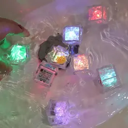 Giocattoli da bagnetto per bambini Divertenti giochi d'acqua LED luminosi Cubetti di ghiaccio Glowing Party Festival Bar Decorazione di vetro di vino Forniture da bagno per bambini 231026