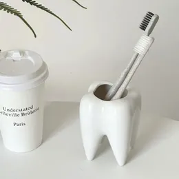 歯ブラシホルダーファッションスタイルかわいい歯のデザイン歯ブラシホルダーバスルーム漫画歯ブラシの歯ブラシ壁吸引ホルダーオーガナイザー231025