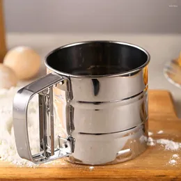 Bakningsverktyg 1pc rostfritt stål mjöl sifter för pulver sockerskakare med handpress design finmasksiktleveranser