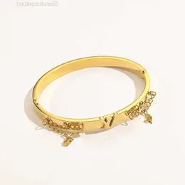 2023europe America Fashion Style Bracelets Women Bangle Luxury Designer Jewelry 18k Gold Plated Stainless Steel Wedding Lovers Gift Bangles Wholesale Zg1426