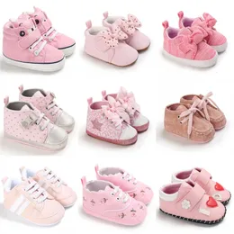 Pierwsze spacerowicze różowe buty dla niemowląt Princess Fashion Sneakers niemowlę miękkie podele anty slip 01 -letnie dziecko chrzest 23026