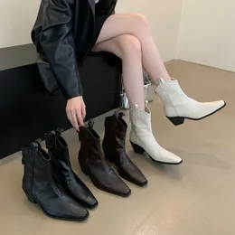 Botas femininas de salto grosso com decote em v ocidental denim botas femininas 2023 novo verão preto apontado primavera e outono botas curtas 231026