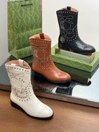 Toppkvalitet retro spetsiga tå cowboy stövlar för kvinnor äkta läder glid på korta chelsea stövlar fyrkantiga klackar mid-calf western botas mujer broderi g rivet