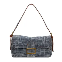 Elegant denim vintage väska tvättad crossbody väska baguette axelväska ny liten fyrkantig påse lyxdesigner tygväskor koppling heave guldkedja tömbar band plånbok