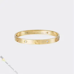 Designer di gioielli per donna Bracciale a vite Love Classico braccialetto con 4 diamanti Acciaio al titanio placcato in oro Non sbiadisce mai Oro anallergico 244M