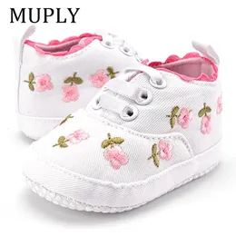 Primeiros caminhantes bebê menina sapatos branco laço floral bordado macio prewalker andando criança crianças walker 231026