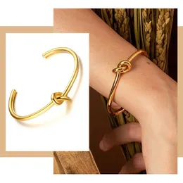 Tails Holder Trendy Round Circular Open Knot Cuff Bangle Bracelets For Women Elegant GoldColor Jewelry Noeud Armband Pulseiras 231025