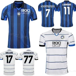 23-24 Club Team Atalanta 7 KOOPMEINERS Camisas de futebol 13 EDERSON 11 LOOKMAN 90 SCAMACCA 17 DE KETELAERE 8 PASALIC 15 DE ROON 22 RUGGERI 42 SCALVINI Kits de camisa de futebol