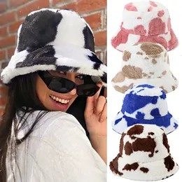 Wide Brim Hats Bucket Women Cow Print Plush Winter Outdoor Keep Warm Hat Trendy Ear Protection Fisherman Cap Soft Velvet Furry Panama Caps 231027