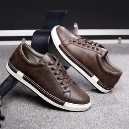 Scarpe eleganti di qualità in pelle maschile comode da uomo casual 2023 moda uomo appartamenti mocassini traspirante da passeggio per Zapatos 231026