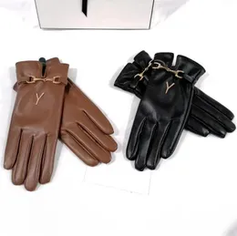 Дизайнерские брендовые перчатки с буквами для зимы и осени Модные женские кашемировые варежки Перчатки с прекрасным меховым шариком Теплые зимние перчатки для спорта на открытом воздухе SY
