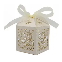 Подарочная упаковка RMTPT Love Heart Лазерная резка Свадебная вечеринка Коробка для конфет Мешок для конфет Шоколадные подарочные коробки Свадебный бомбоньерка для душа на день рождения с лентой 231026