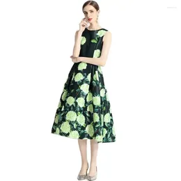 Casual Dresses 2023 Summer Women Vintage Hepburn Elegant Green Hydrangea Floral Print Hög midja Kvinnlig svart tankklänning Formell quinceanera