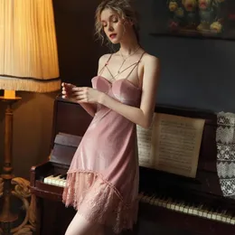 섹시한 벨벳 나이트 드레스 여자 레이스 v- 넥 나이트 가운 잉글 린 앙상웨어 유방 패드 작은 가슴 유혹 나이트웨어 215b