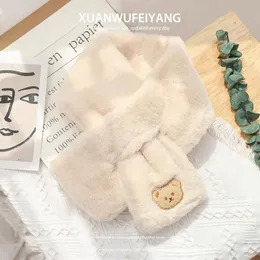 2024 Bufanda de invierno Posadas para mujeres Lindo osito estudiante Versión coreana Versátil Imitación de pelo de conejo Bufanda de lana cruzada para calidez y resistencia al frío