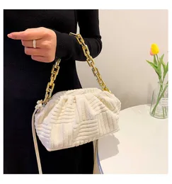 Bolsos Tienda Outlet Bolso tejido para mujer en 2023, nueva tendencia, bandolera con cadena y textura de bolso axila occidentalizado