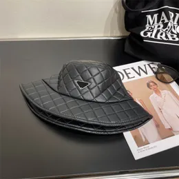 Designer läder hink hatt fast färg märke fiskarmans hattar winte män kvinnor designers cap trave trädgård mode jul hinkar kepsar solhat