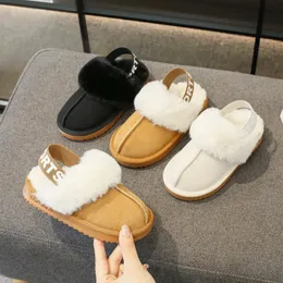 Buty Kids Kapcieczki Dziewczyny swobodny buty 2023 Platforma chłopców Elastyczna zespół Plush Plush Zime Flats