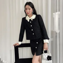 2023 Autumn Black Two Piece Dress Lång ärm Lapel Neck Bow Single Breasted Coat +Hög midja Kort kjoldräkter Set Two Piece Suits