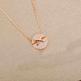 2023 Luxury Quality Charm Pendant Halsband med rund form och glittrande diamant i 18K Rose Gold Plated S925 Silvermaterial har stämpel PS4755A