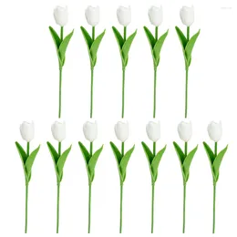 Flores decorativas 12pcs tulipas artificiais DIY layout para buquês de casamento peças centrais de mesa