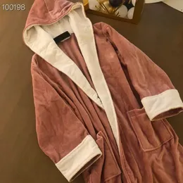 نساء رداء الاستحمام نوم طويل من رداء المصمم رسالة طباعة الأزواج sleeprobe Lightgown Winter Warm للجنسين Pajamas متوسط ​​الحجم 1001