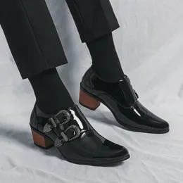 Мужские модельные туфли в деловом стиле из лакированной кожи на высоком каблуке, роскошная свадебная обувь для жениха, черная обувь для делового менеджера 231026