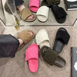 Slipare kvinnor lyxiga tofflor sommarstjärna varumärke design tryck plattform damer sandaler höjd ökar lägenheter skor zapatos de mujer 231027