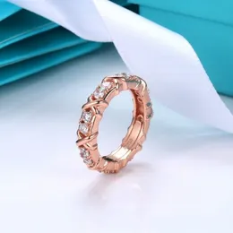 Moissanite Ring Diamond Rings for Women Jewelry Woman Rose Gold Sier Cross Wedding Ring Fashion Jewelrys Designers Ladies Girl Party Birthday Gift Size 5-9